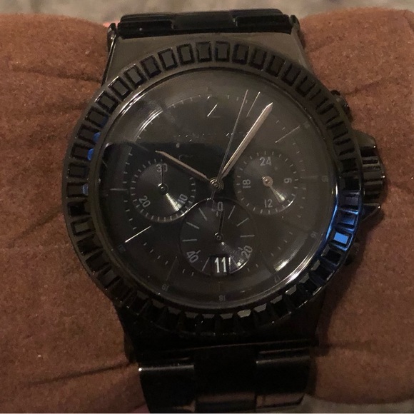 Michael Kors Dylan watch - Picture 2 of 3